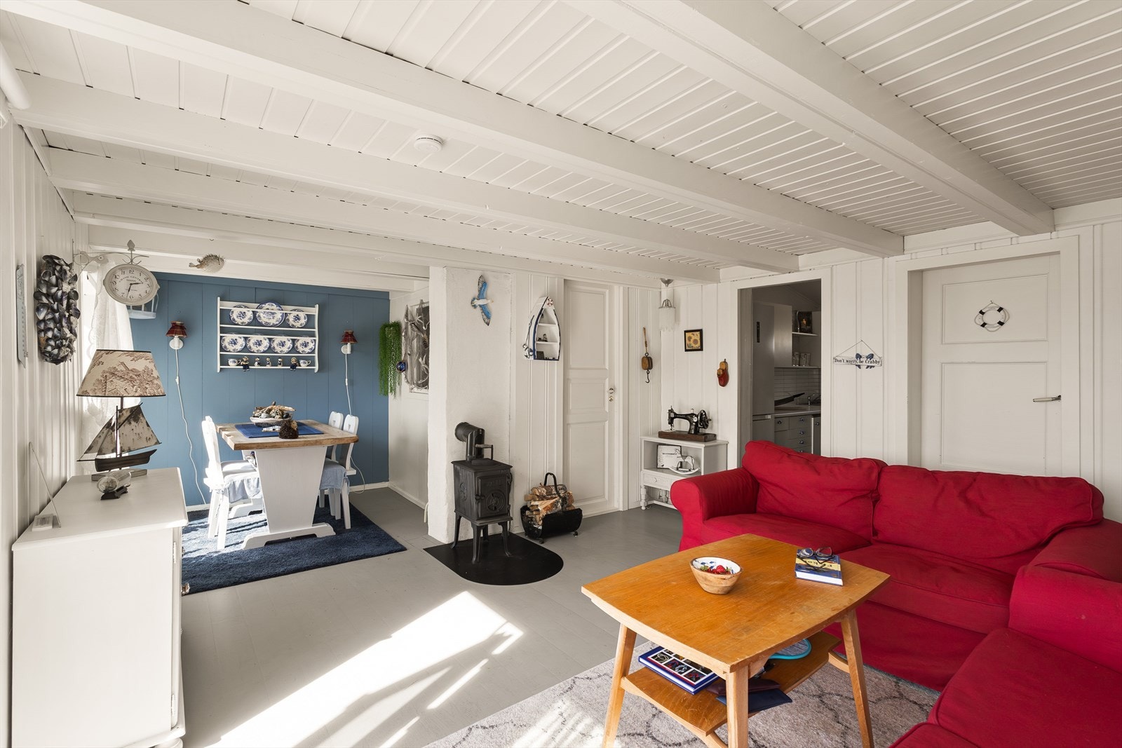 Stue med tilstøtende spisekrok. Galleribilde