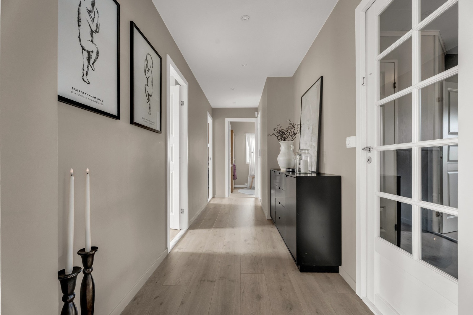 En moderne bolig med fine rom og gode løsninger. Galleribilde