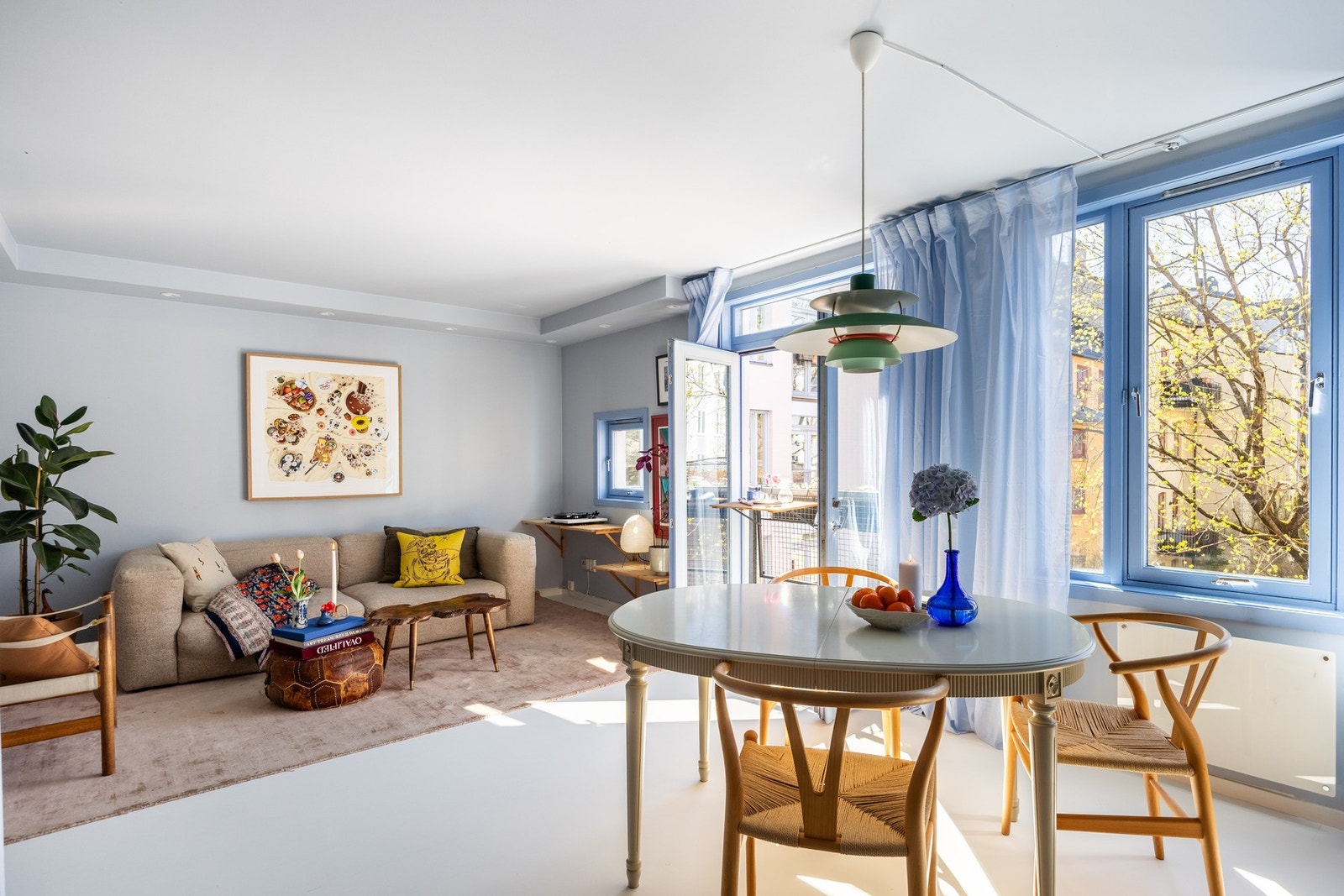 Lun stue med mulighet for å møblere på ulike måter. Galleribilde