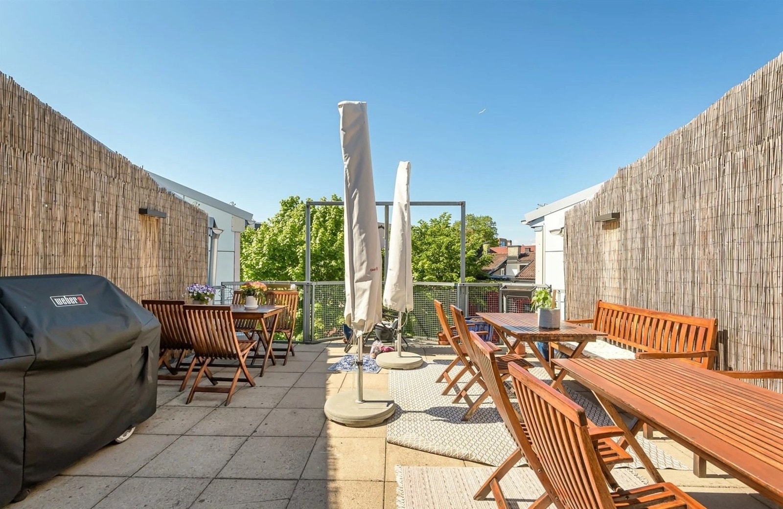 Felles solrik takterrasse i 5. etasje. Galleribilde
