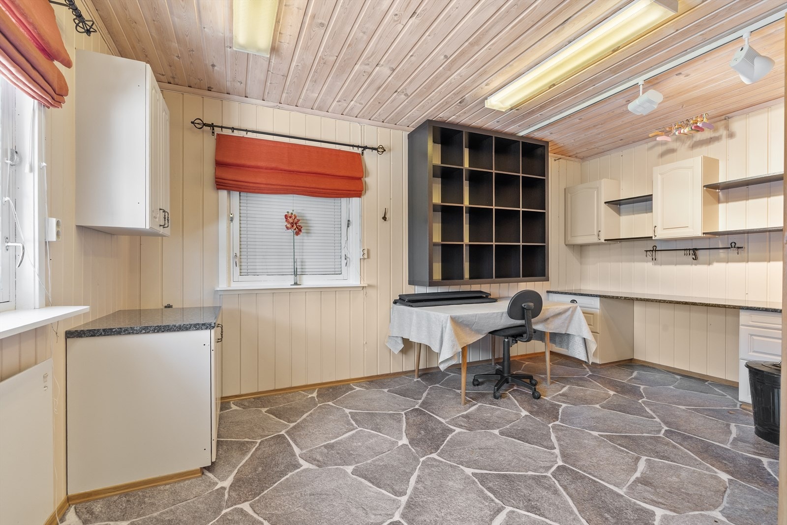 Dette gir gode muligheter for hobbyvirksomhet, lagring eller annen fleksibel bruk. Galleribilde