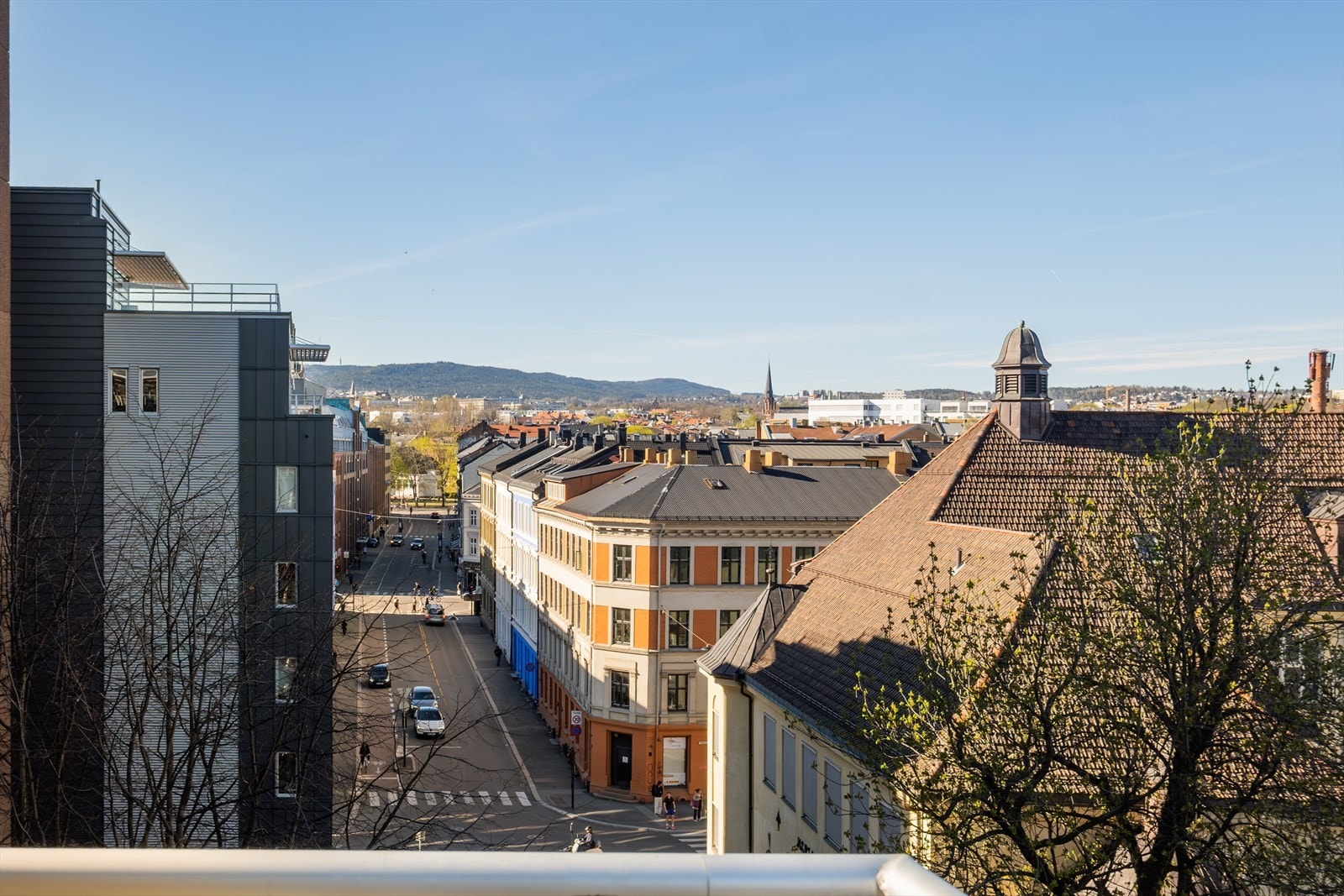 En attraktiv og moderne 3-roms andelsleilighet med sentral og attraktiv beliggenhet på Grünerløkka. Galleribilde