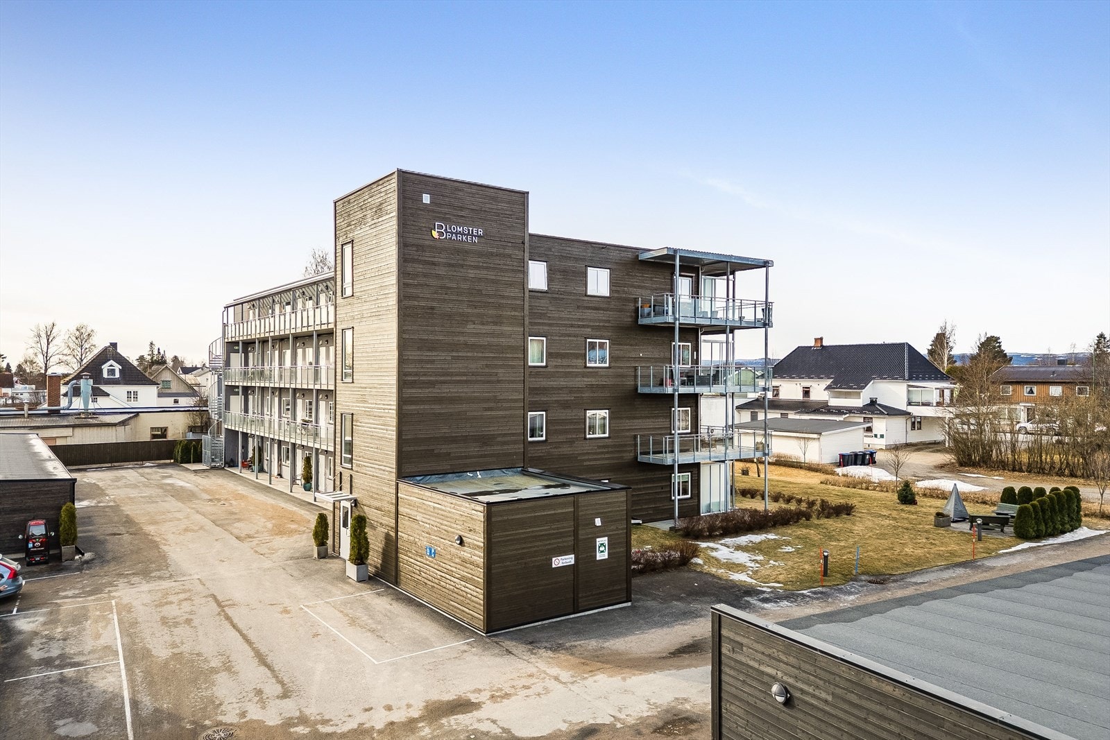 Bygget er fra 2019 og har en moderne og tilrettelagt standard, tilpasset alle aldersgrupper. Galleribilde