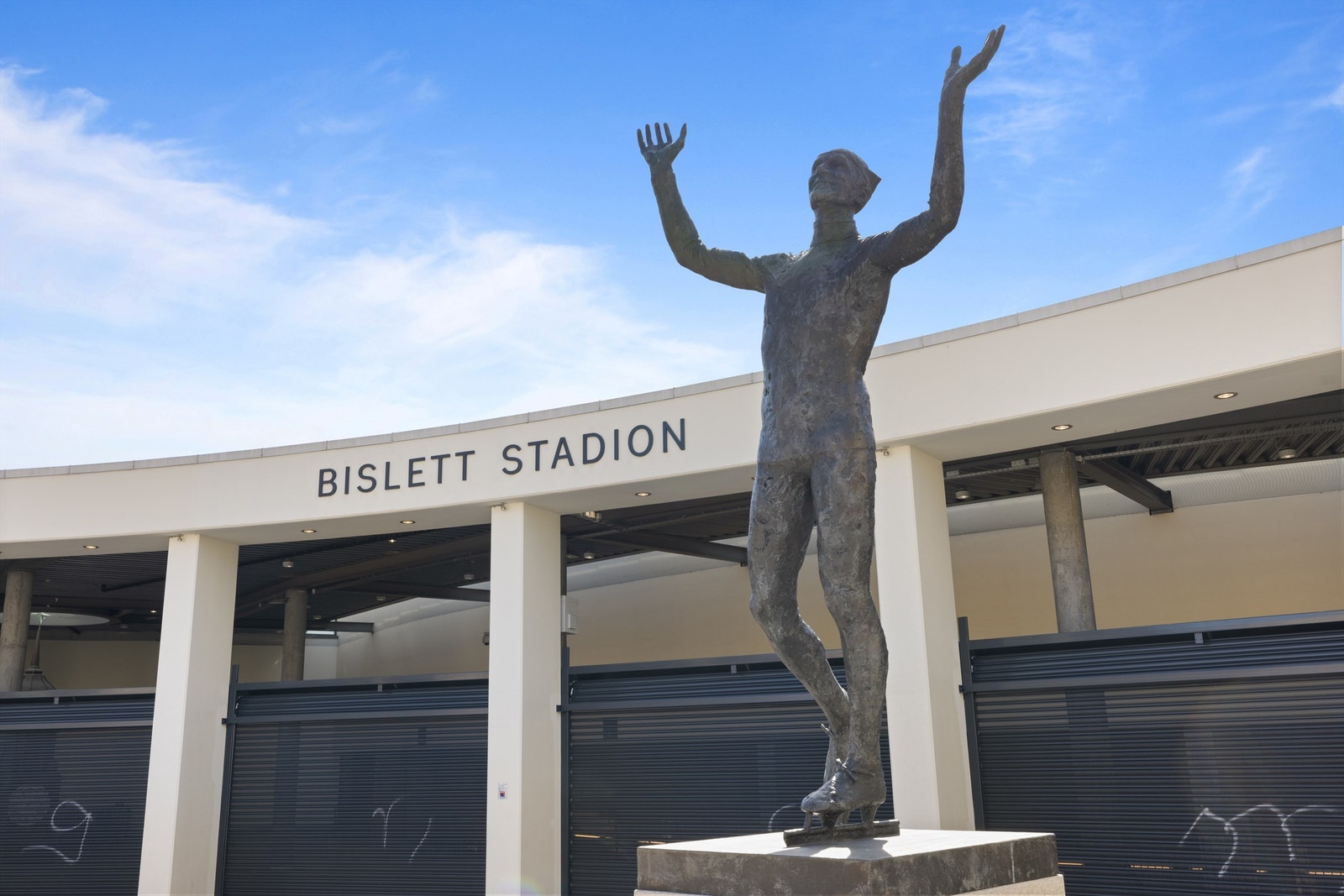 Bislett Stadion med tilgang til både innendørs og utendørs løpebaner. Galleribilde