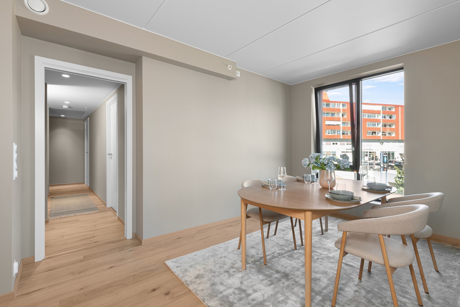 Det er gulvvarme i entré, kjøkken, stue og begge baderom. Galleribilde