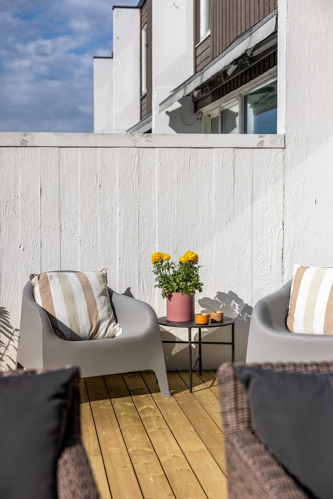 Det ble lagt nytt terrassedekke i 2026 Galleribilde