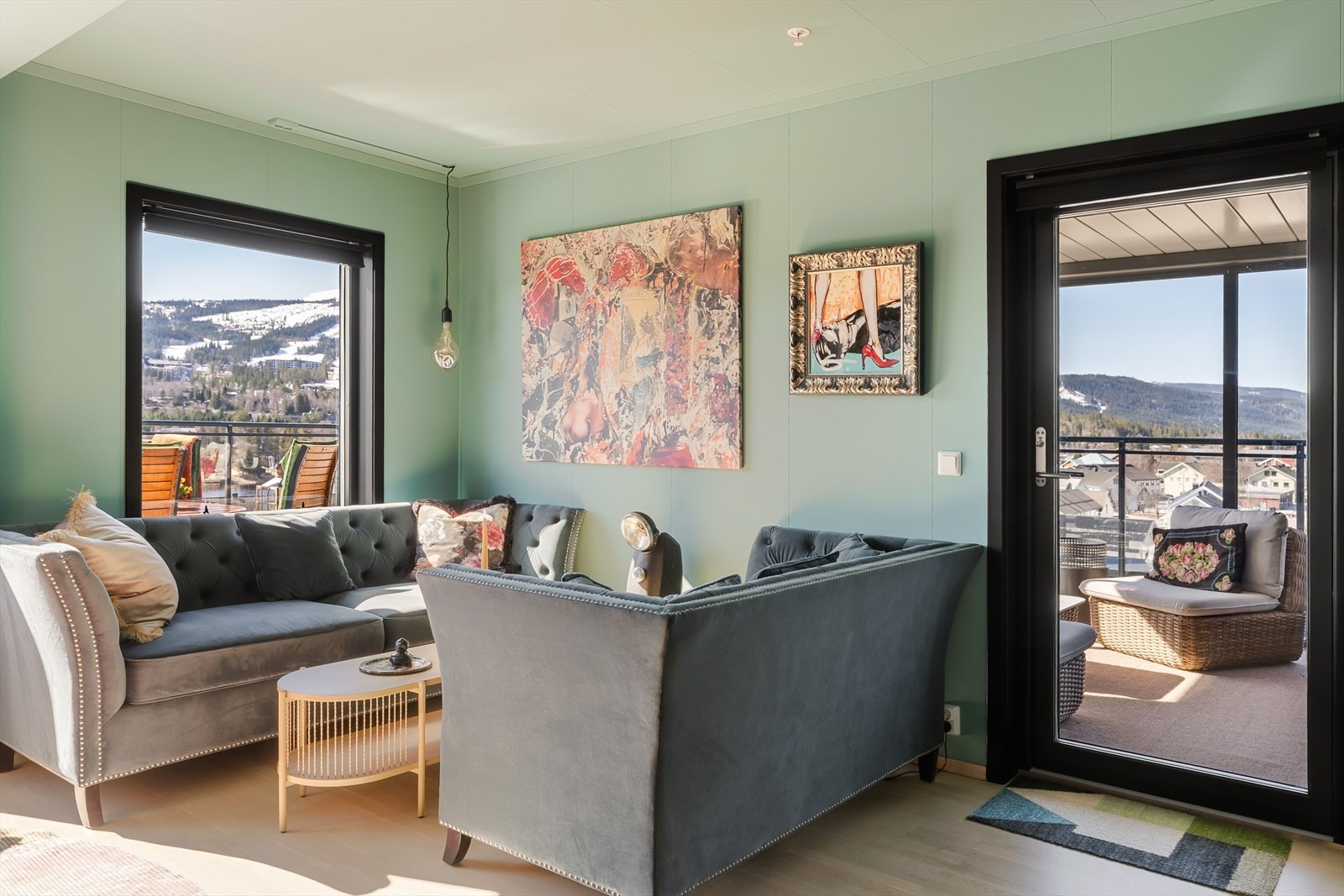 Leiligheten byr på fantastisk utsikt. Galleribilde
