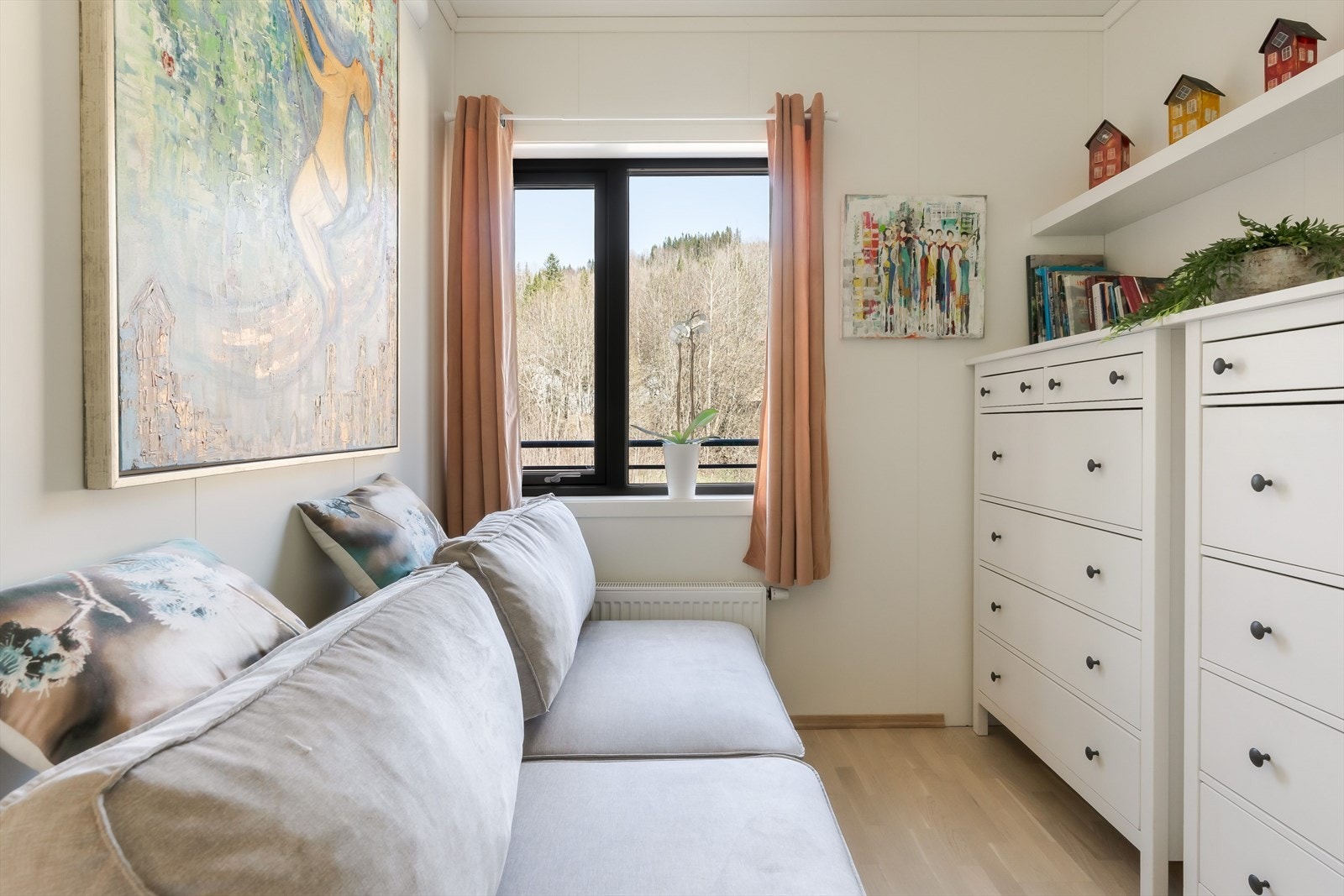 Soverom II egner seg utmerket som barnerom eller gjesterom kombinert med kontor. Galleribilde