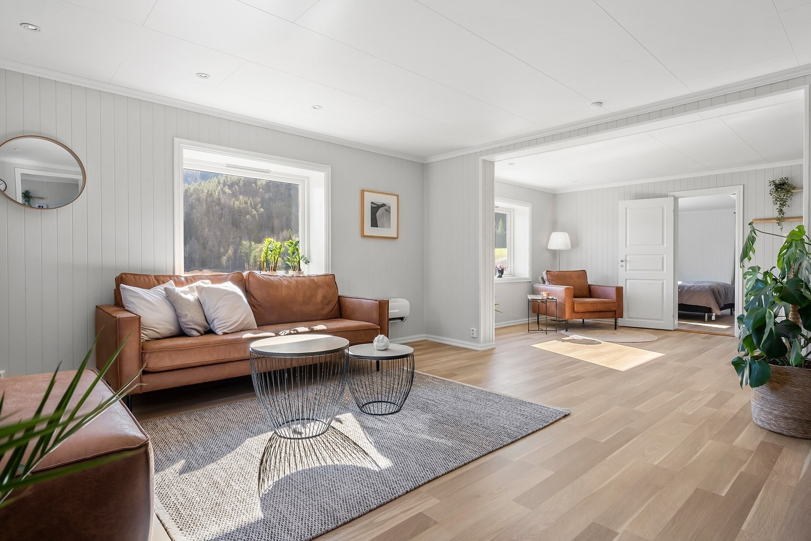 Gjennomgåande og lys fargepalett på overflatene Galleribilde