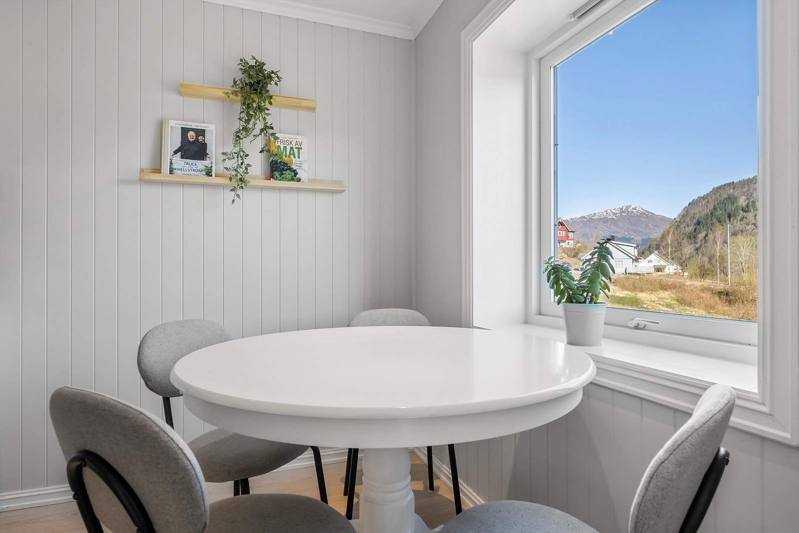 Plass til eit spisebord på kjøkkenet. Galleribilde