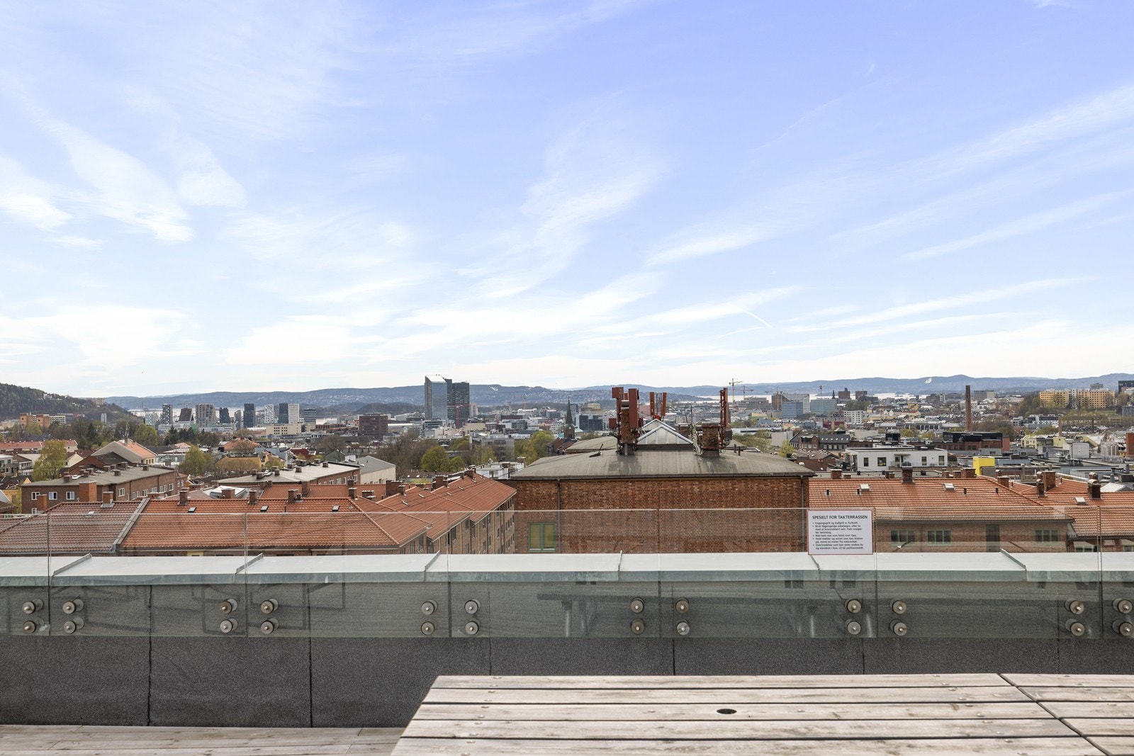 Nydelig utsikt fra felles takterrasse Galleribilde