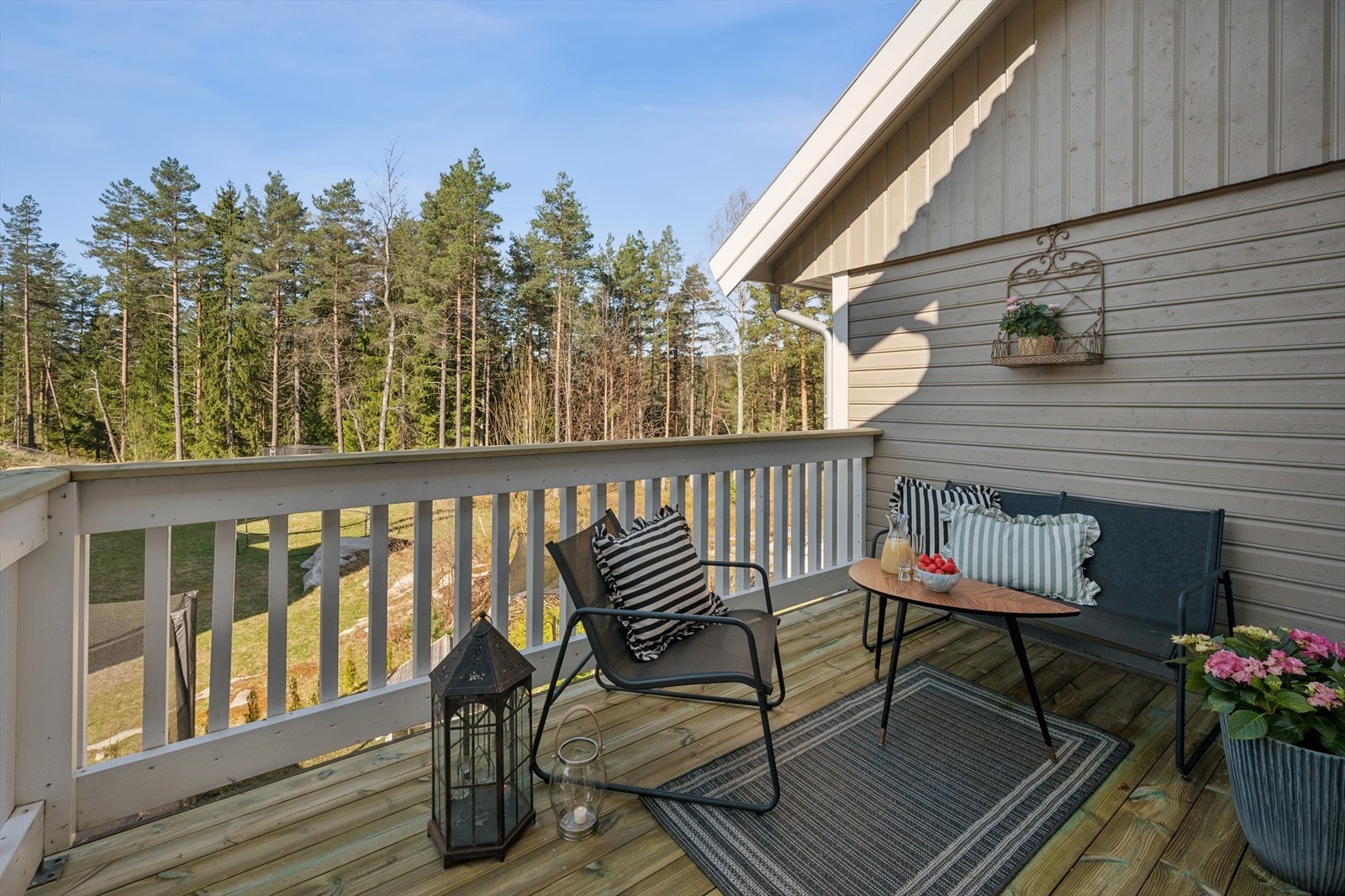 Veranda som gir en fin forlengelse av stuen. Galleribilde
