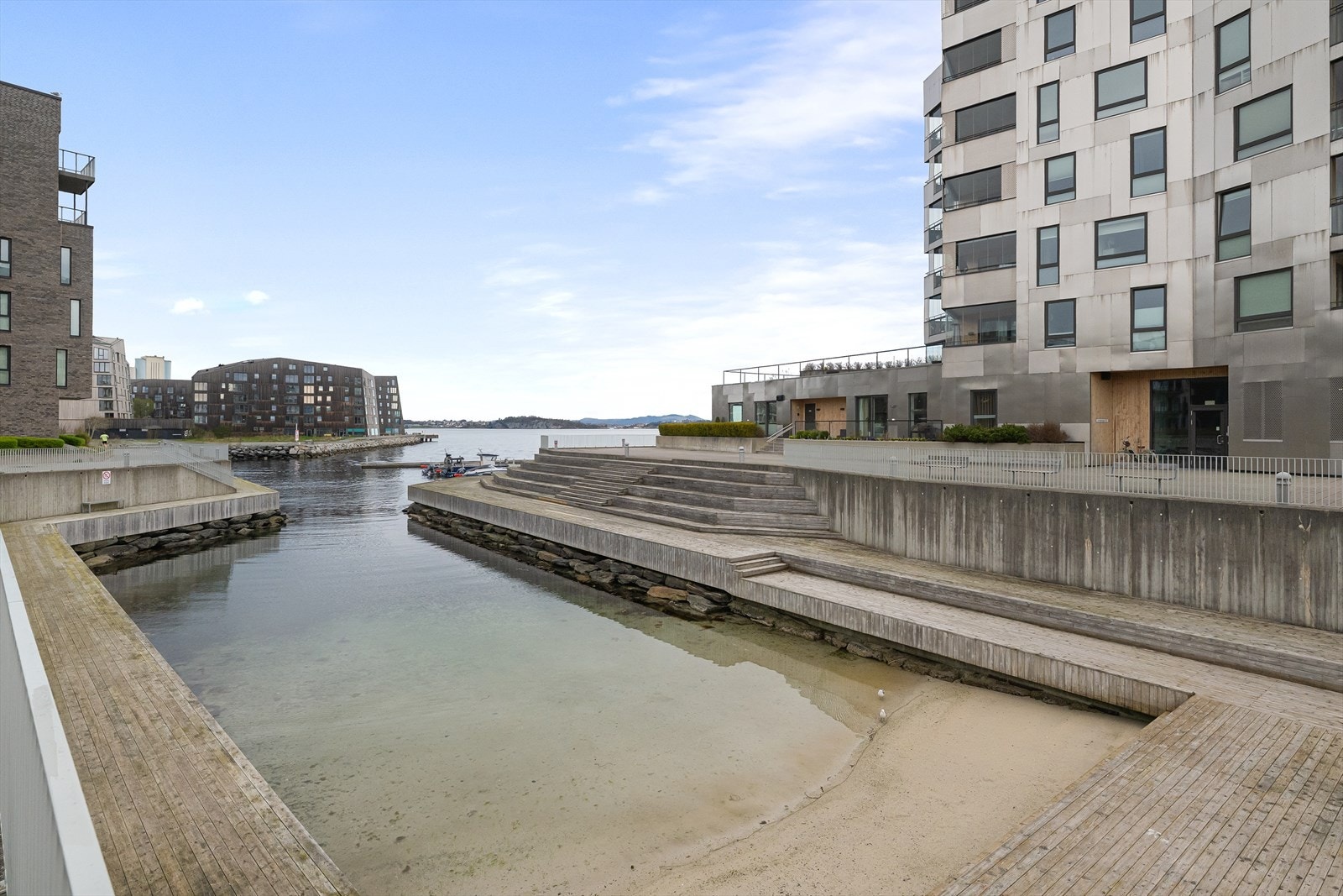Meget flotte omgivelser ved sjøen i Stavanger Øst Galleribilde