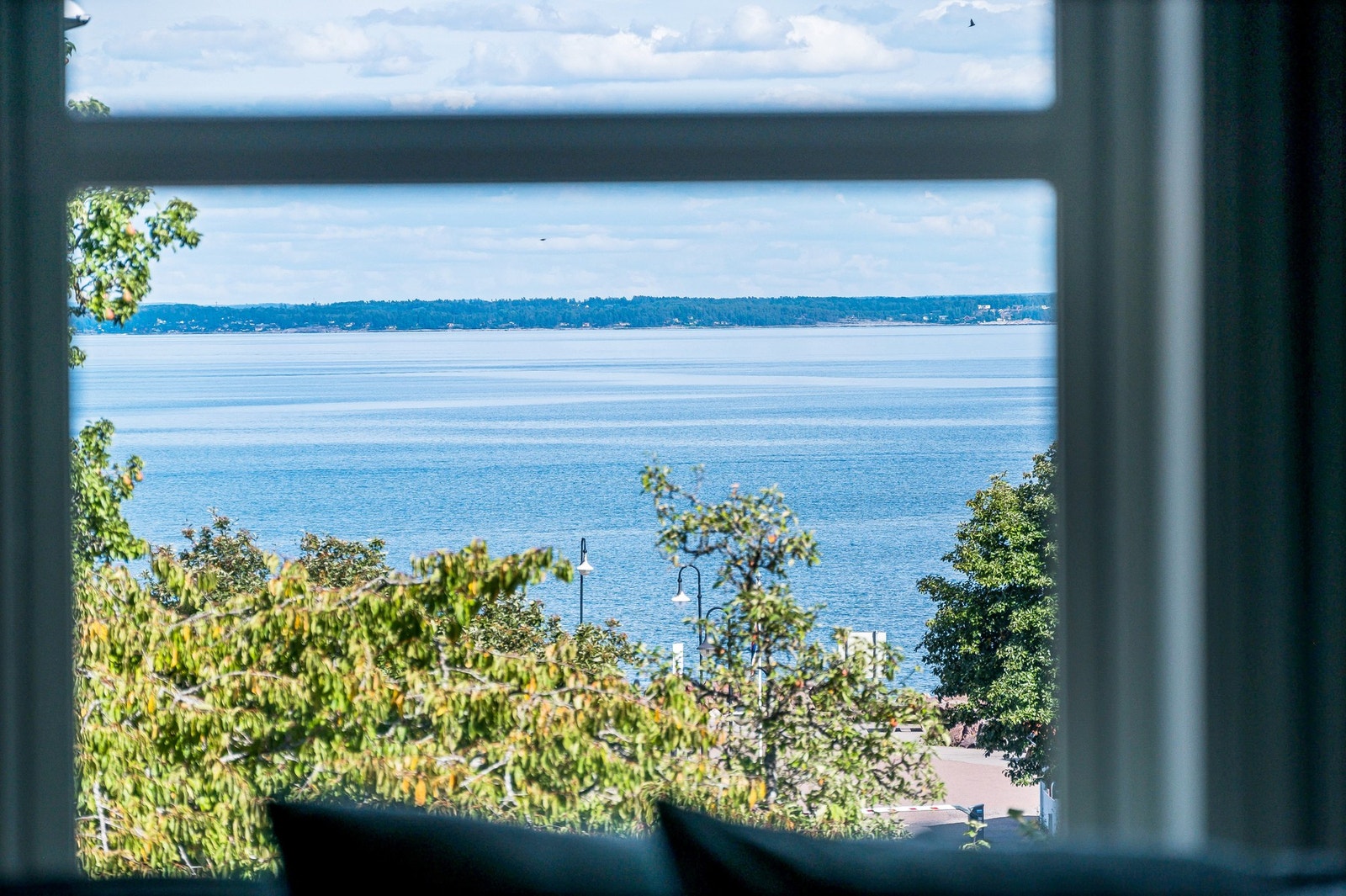 Utsikt fra stuevindu i 1 etasje Galleribilde
