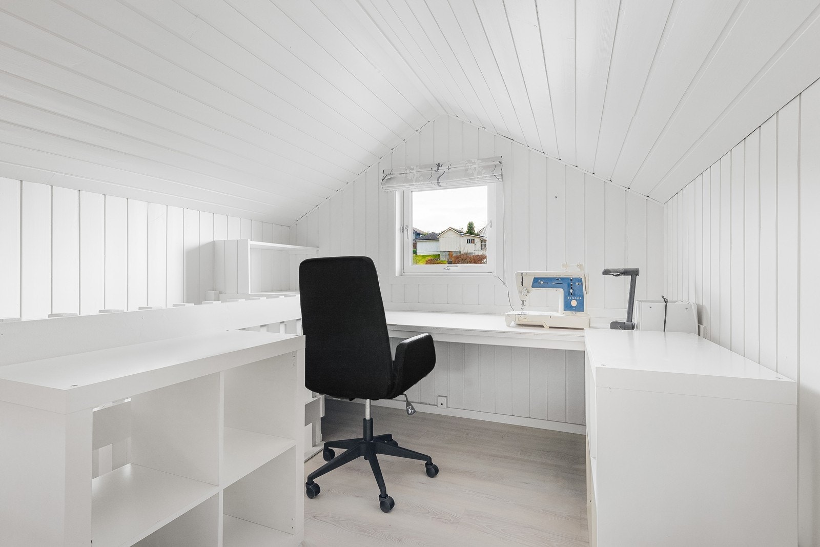 Perfekt område for kontor eller hobbyrom. Galleribilde