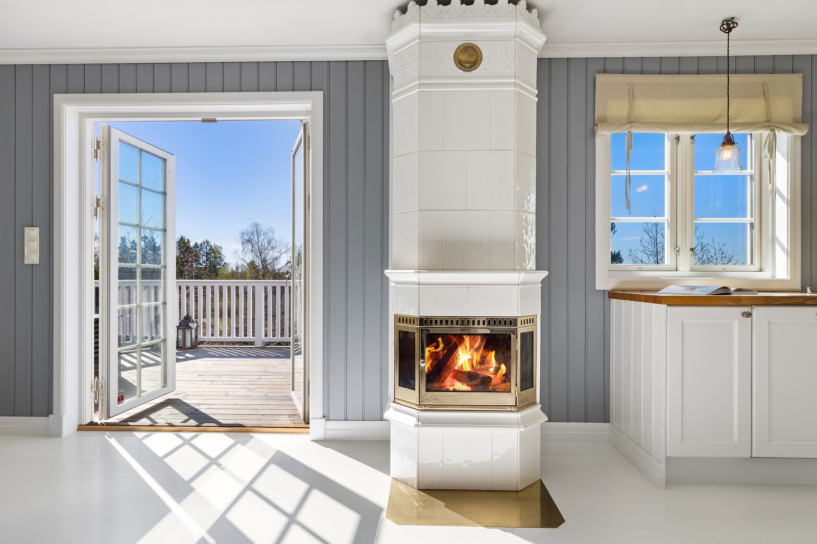 Direkte utgang til veranda med sol hele dagen Galleribilde