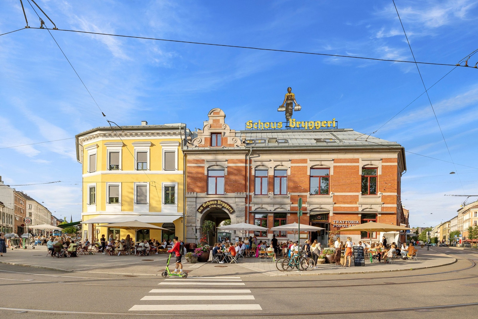 Kort avstand til Grünerløkka og Vulkan-området, som tilbyr et bredt utvalg av serveringssteder og møteplasser. Galleribilde