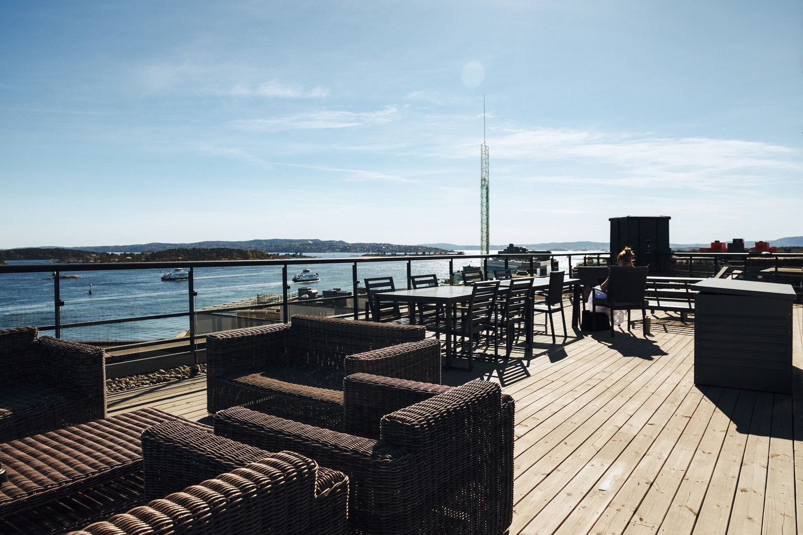 Som beboer får du tilgang til en fantastisk felles takterrasse med gode solforhold og flott utsikt. Galleribilde