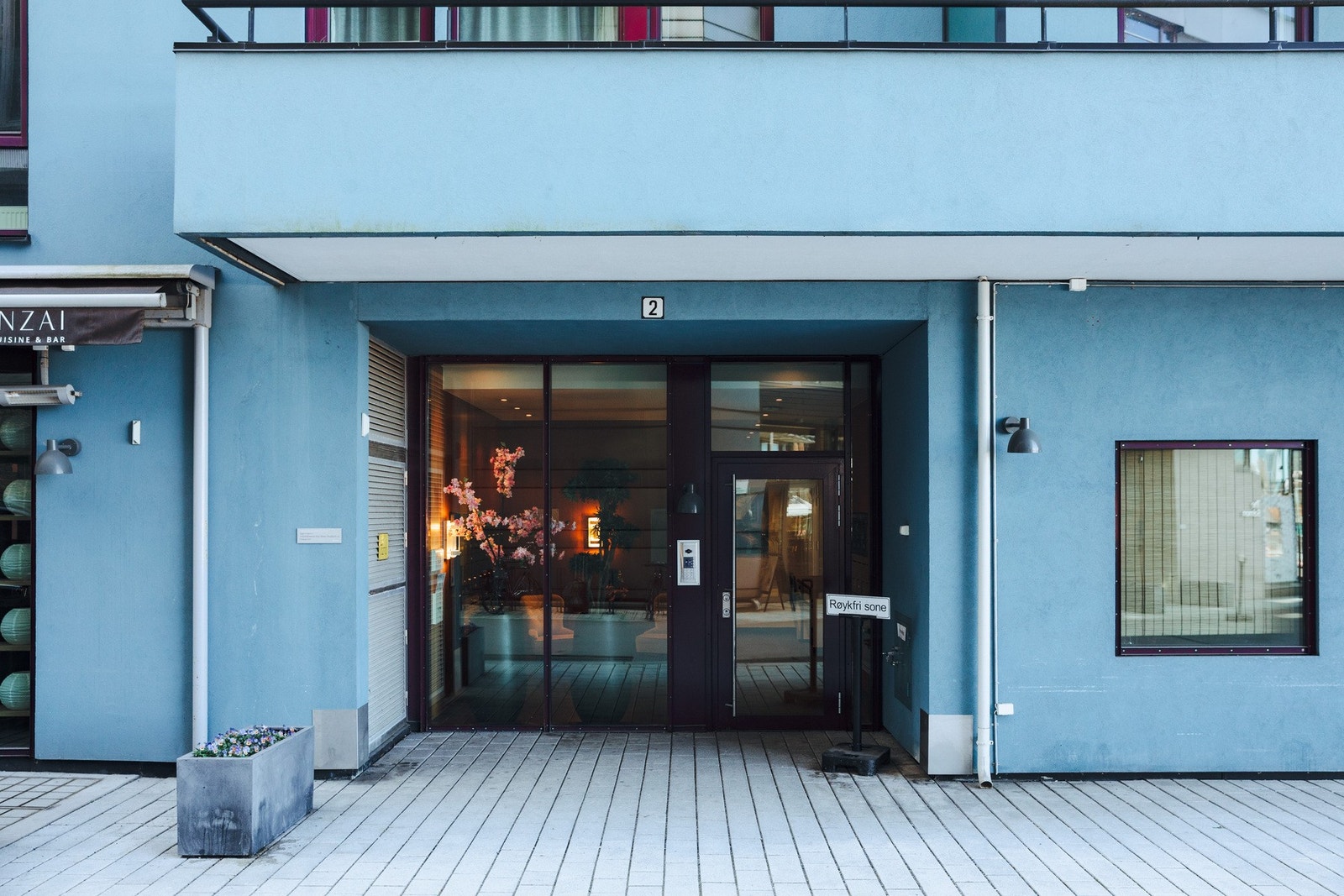 Pent inngangsparti. Galleribilde