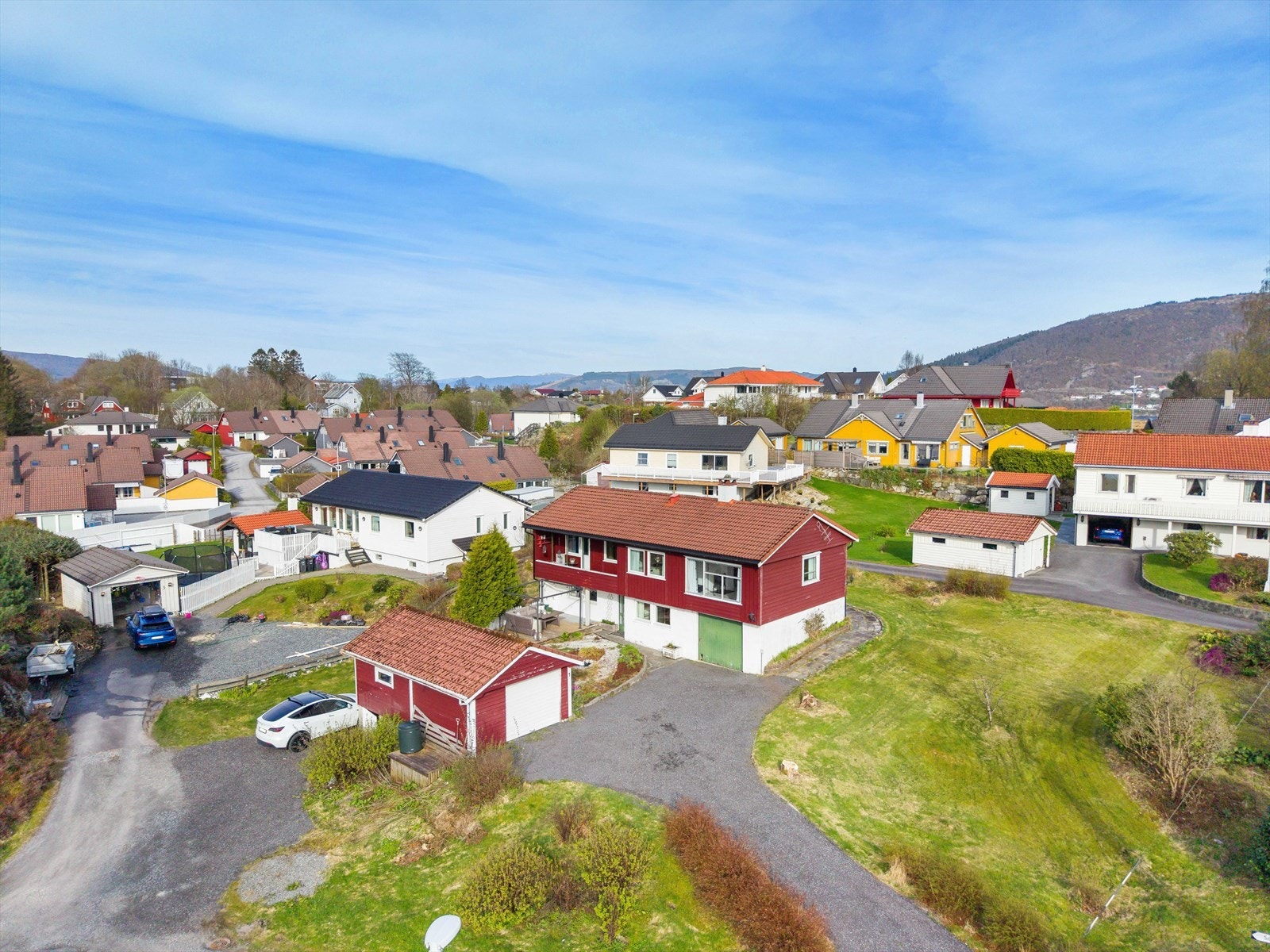 Velkommen til Schriverhaugen 1, presentert av Torgeir Glomnes for Eiendomsmegler Norge! Galleribilde
