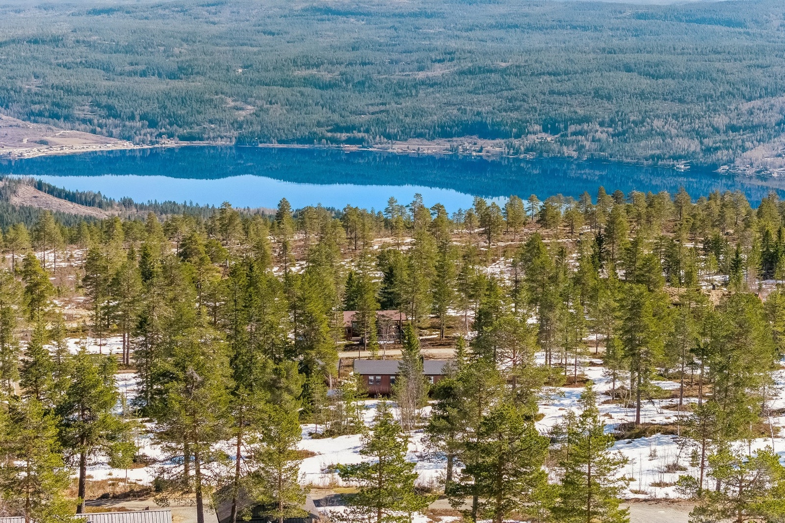 Hytta ligger nydelig beliggende på Vikerfjell. Galleribilde