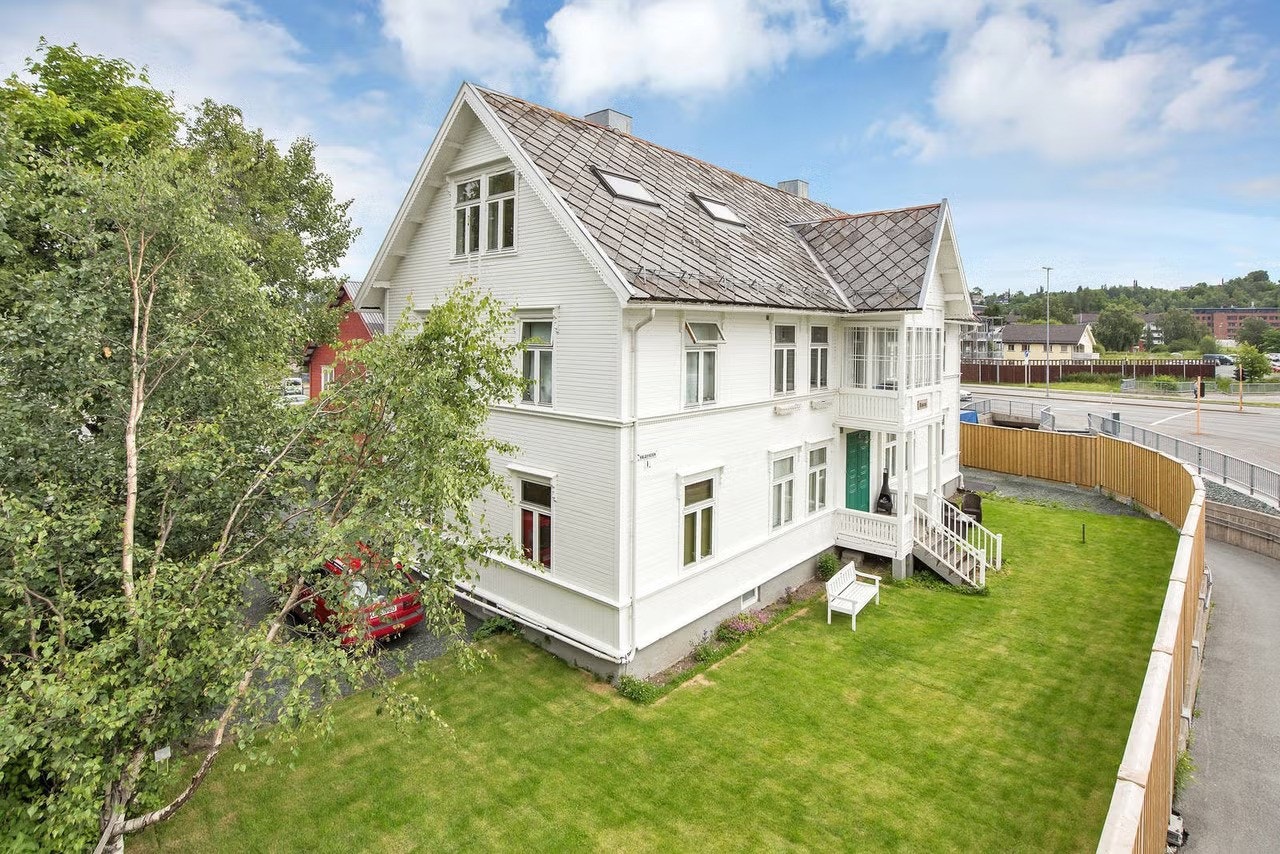 Dette bildet er fra forrige salg i 2021 - etter godkjenning. Velkommen til en hyggelig visning. Galleribilde