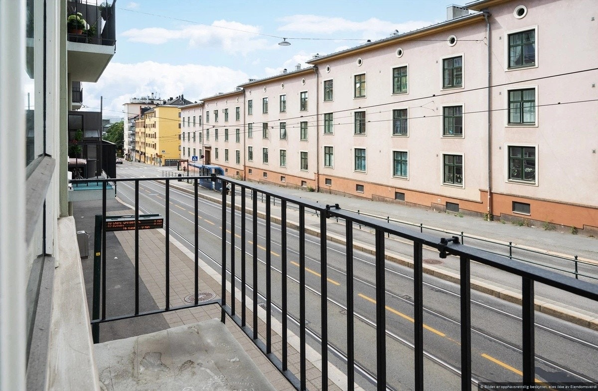 Umiddelbar tilgang til trikk, og kort vei til buss, t-bane og tog Galleribilde