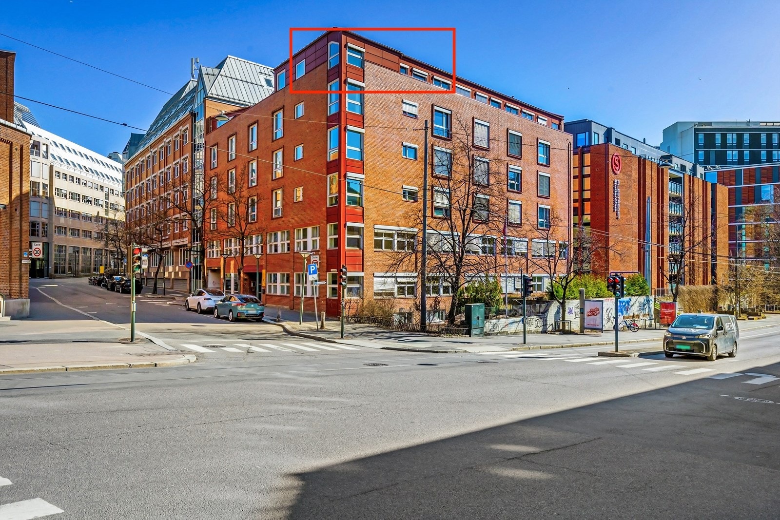 Attraktiv og sentral beliggenhet i Oslo, med gangavstand til National, sentrum, Gru
nerløkka, St. Hanshaugen, Majorstuen, Bogstadveien, Aker Brygge, mfl. Galleribilde