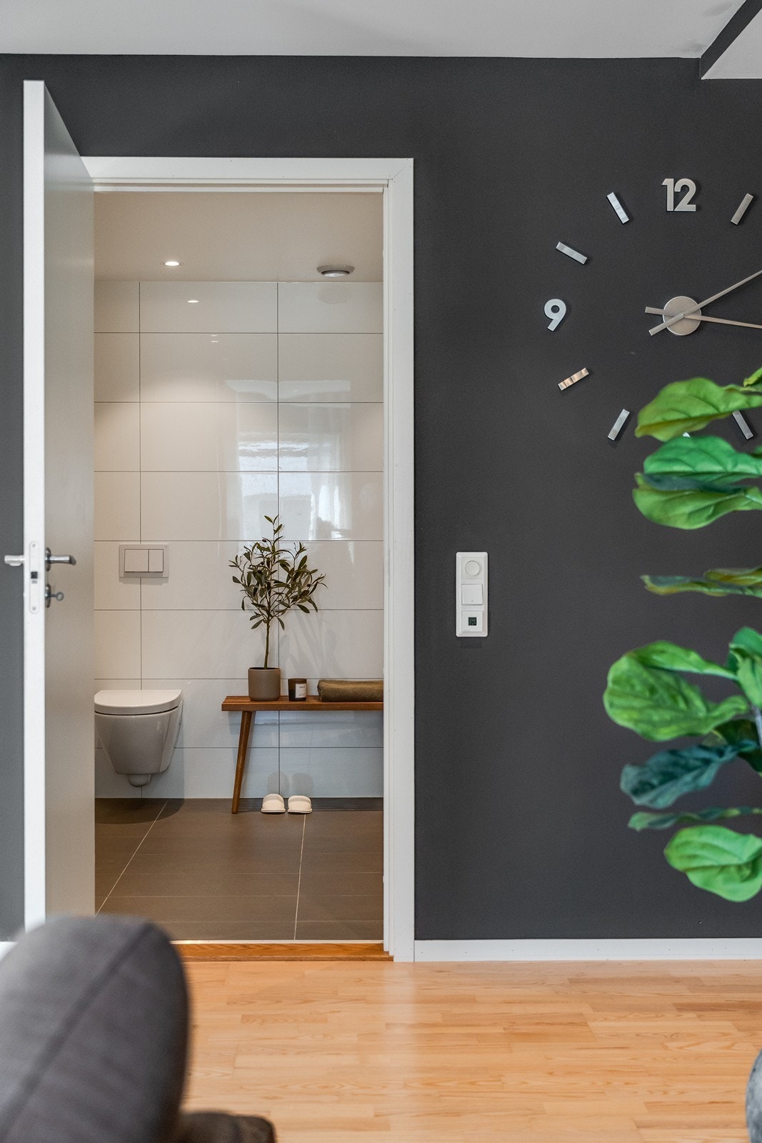 Fra stuen har du adkomst til badet. Galleribilde