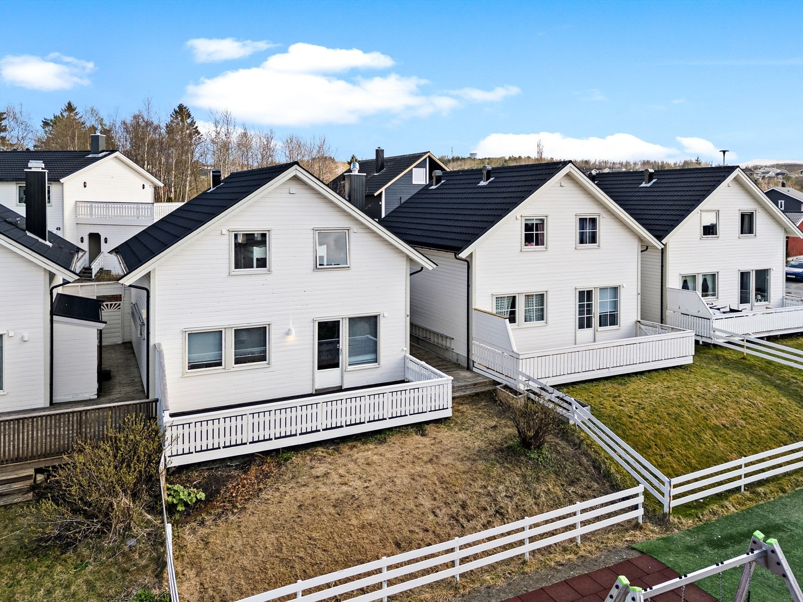 Boligen er en del av Løding Borettslag, et veldrevet lag tilknyttet Boligbyggelaget Nobl. Galleribilde