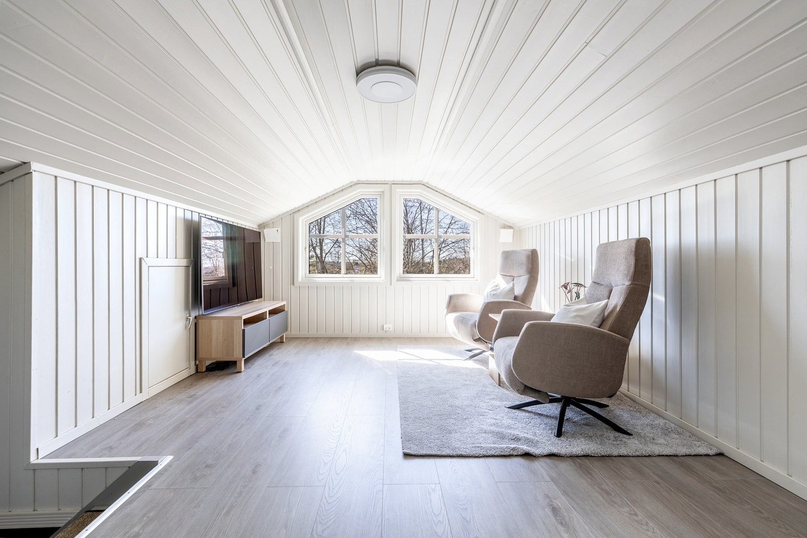 Loftstuen egner seg godt som et ekstra oppholdsrom for både store og små. Galleribilde