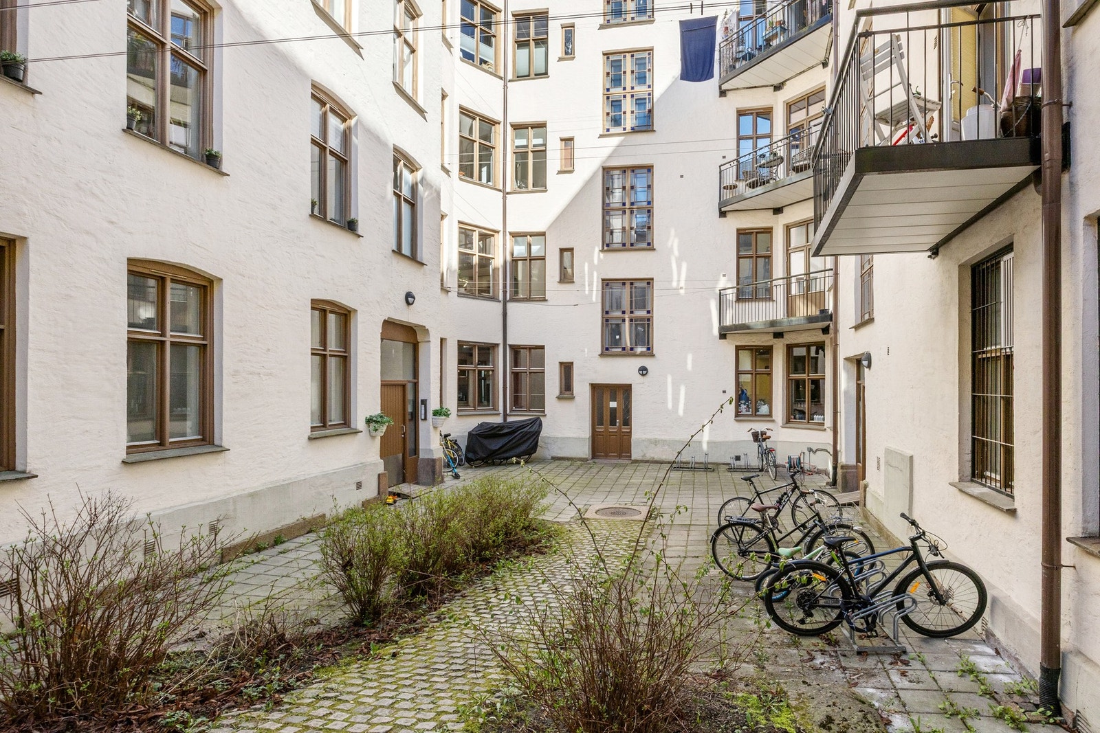 Inngangsparti. Galleribilde