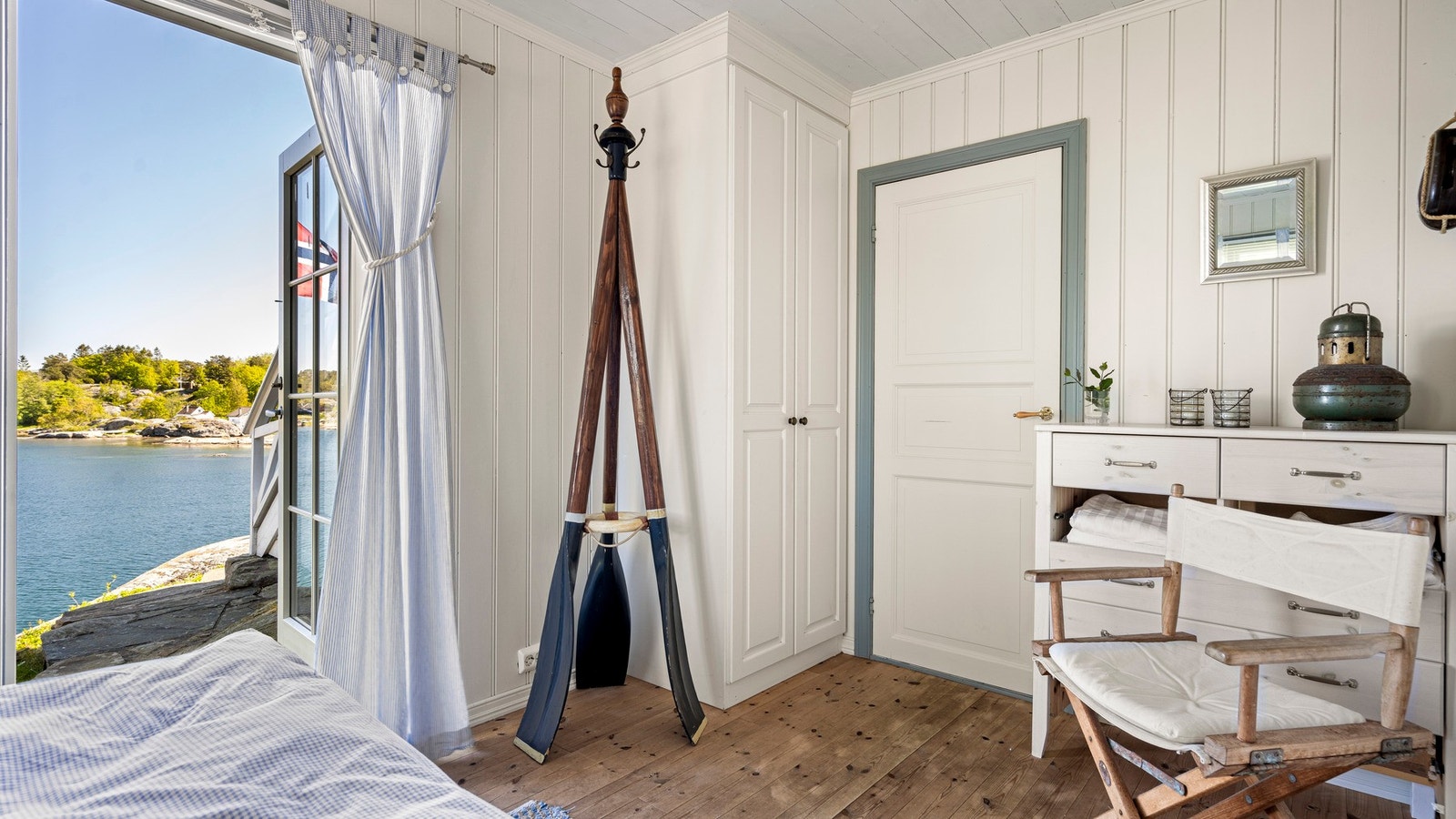 Fra soverom 2 med egen inngang i tilbygget på hytten Galleribilde