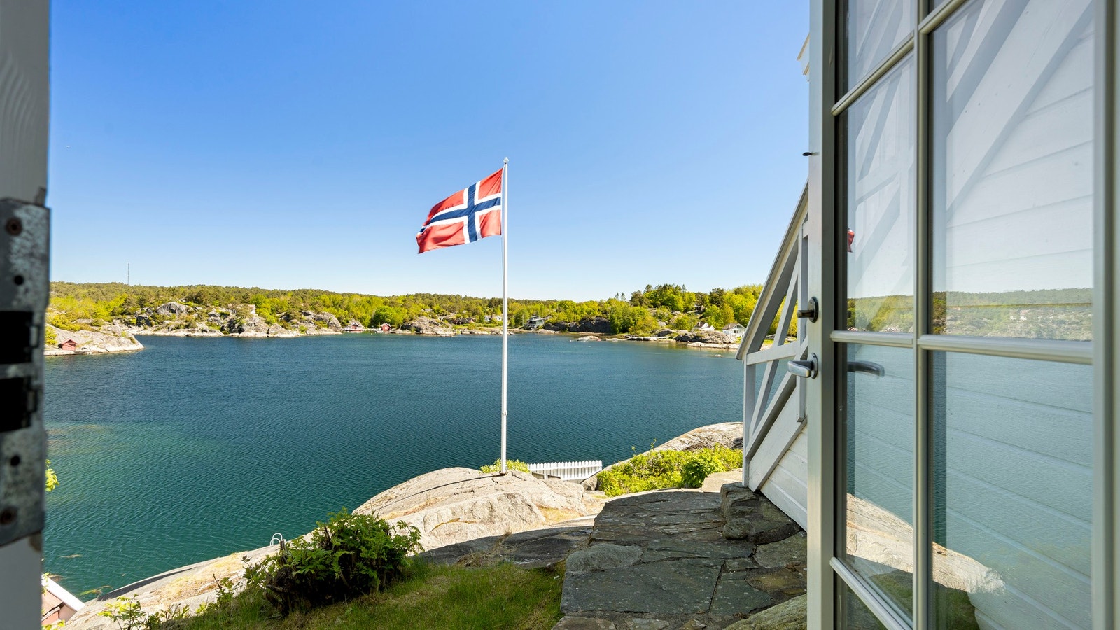 På eiendommen vaier flagget Galleribilde