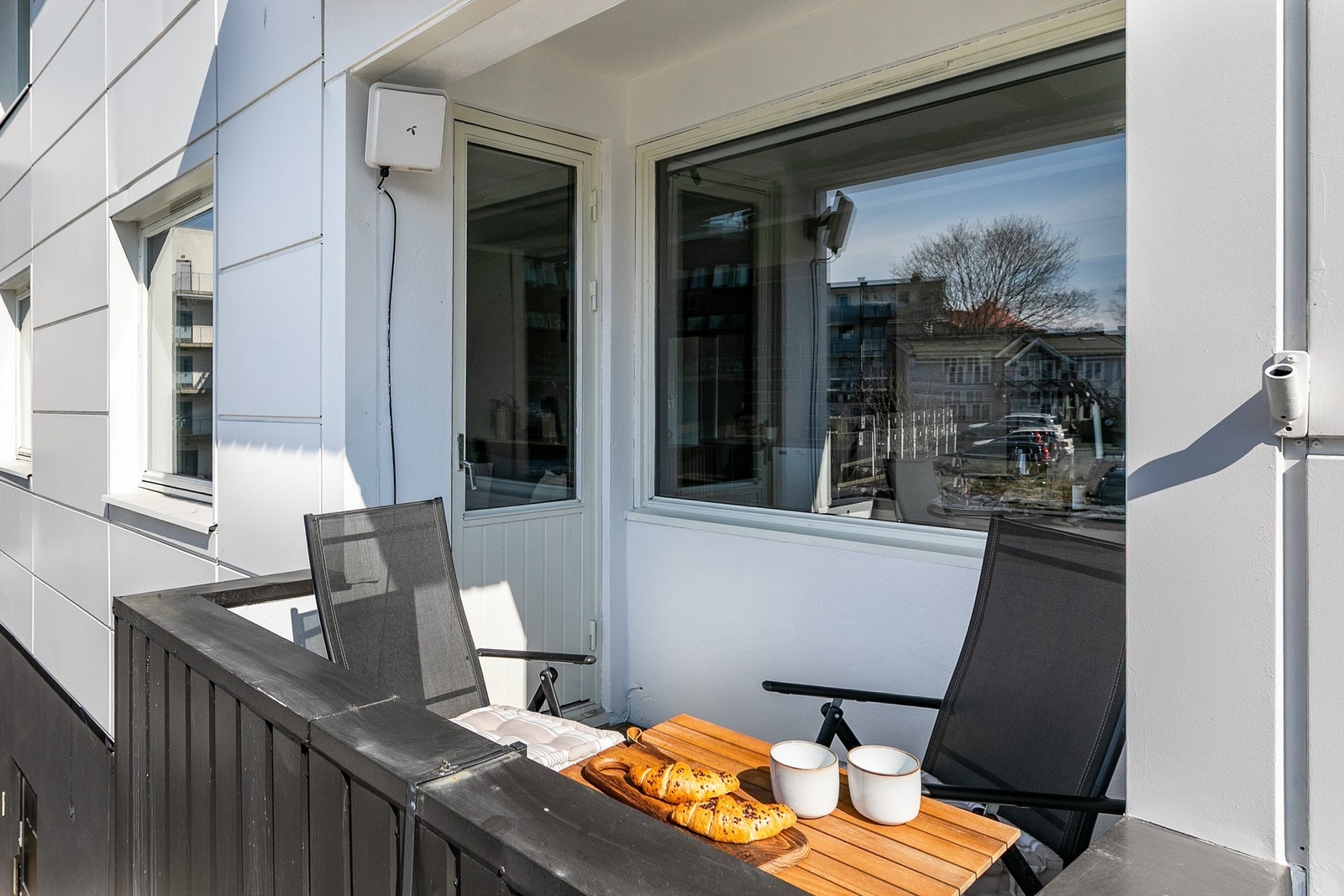 Borettslaget har i senere år bekostet maling av fasaden og nye beslag blant annet på balkongens rekkverk. Galleribilde