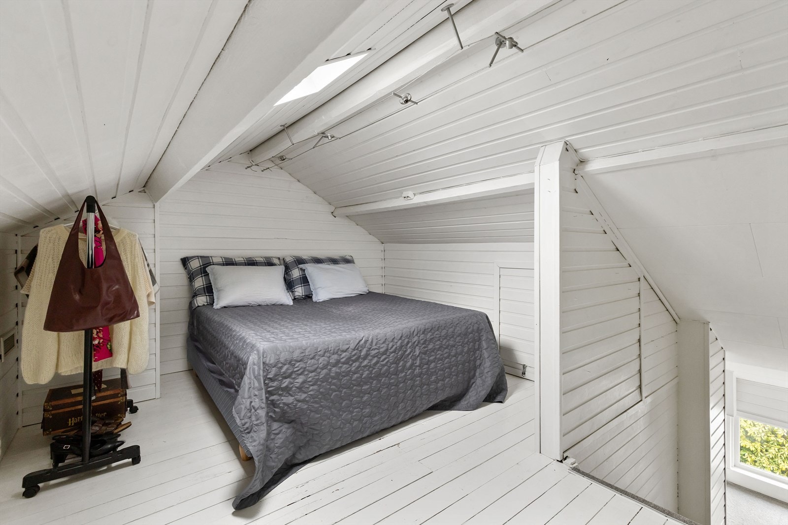 Innredet loft (ikke omsøkt/godkjent) med ekstra areal. Galleribilde