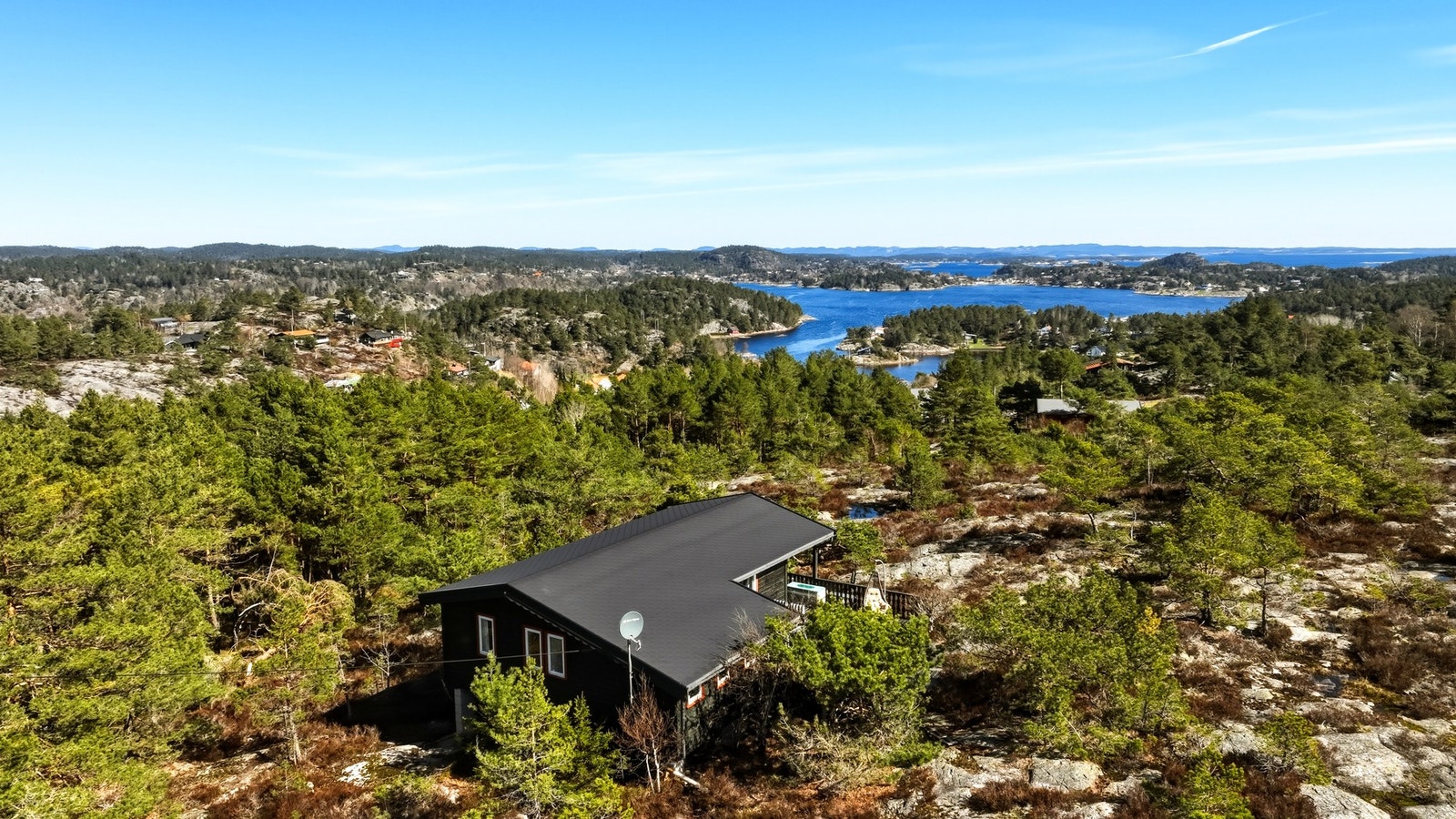 Velkommen til Trolldalveien 100. Foto: THT Foto. Galleribilde