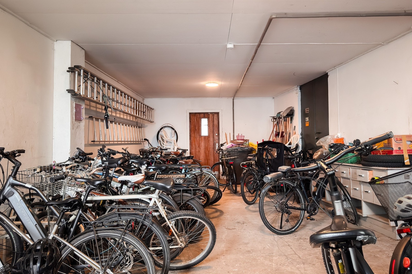 Borettslaget har gode fellesarealer for sykkelparkering, inkludert en egen sykkelgarasje. Galleribilde