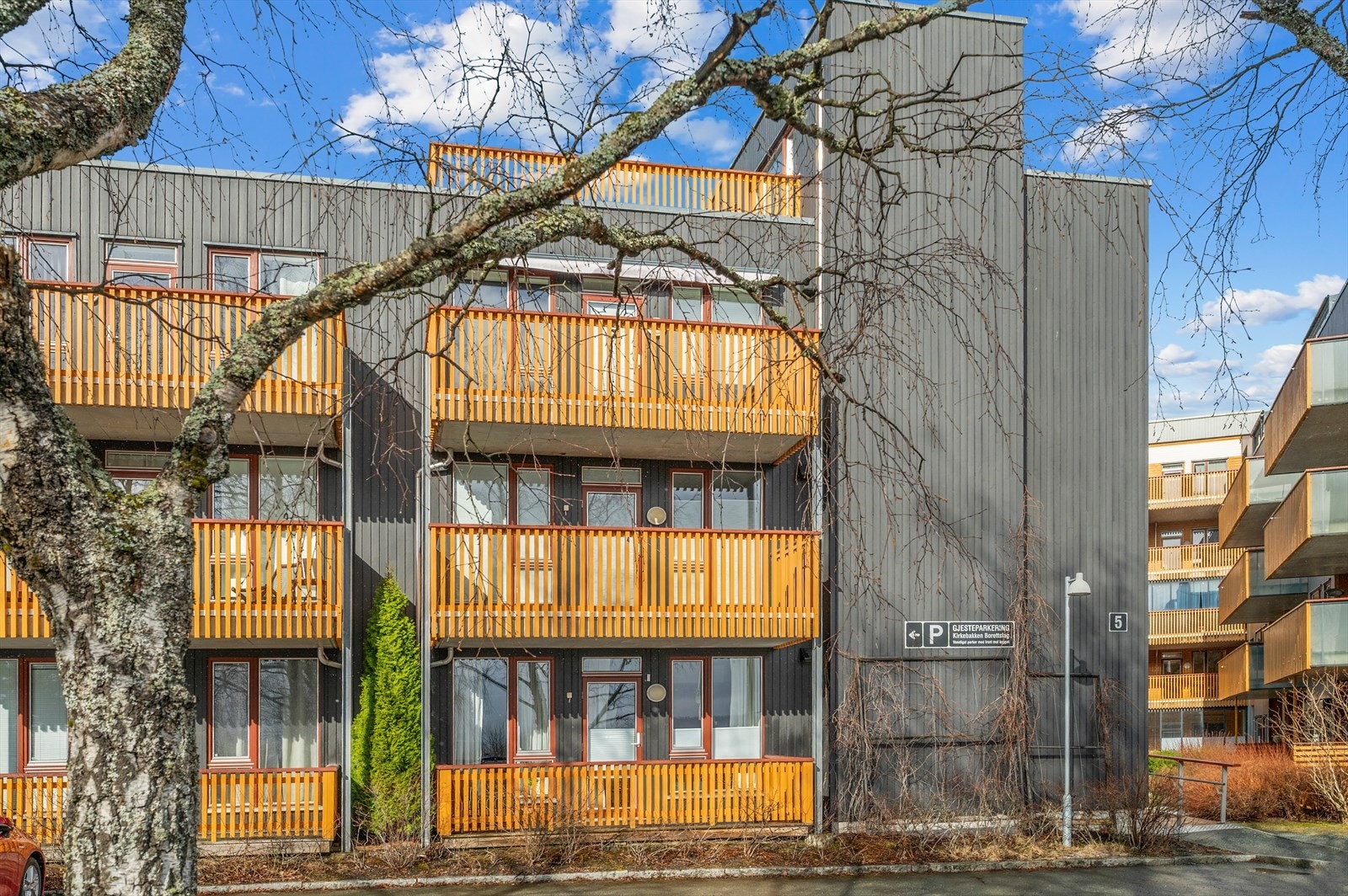 Det er gode gjesteparkeringsmuligheter Galleribilde