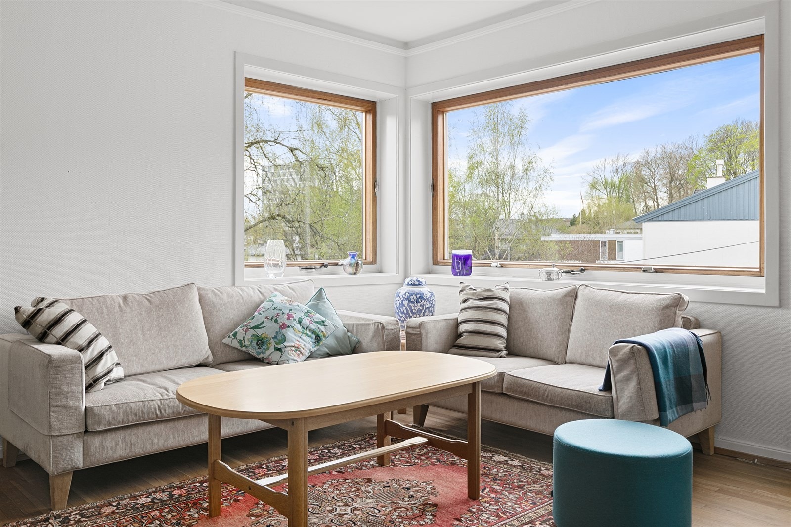 Fra stuen med god vindusflater med teak rammer Galleribilde