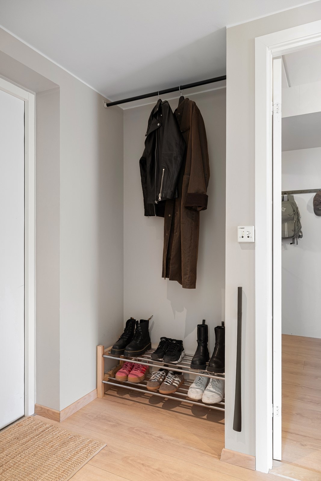 Det er varmekabler i både gang og stue som sørger for god komfort året rundt. Galleribilde