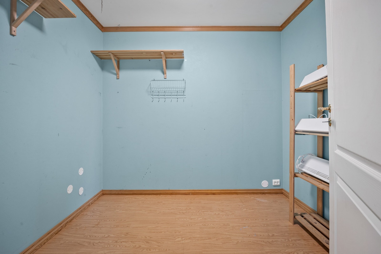 To boder i underetasjen som gir rikelig med lagringsplass. Galleribilde