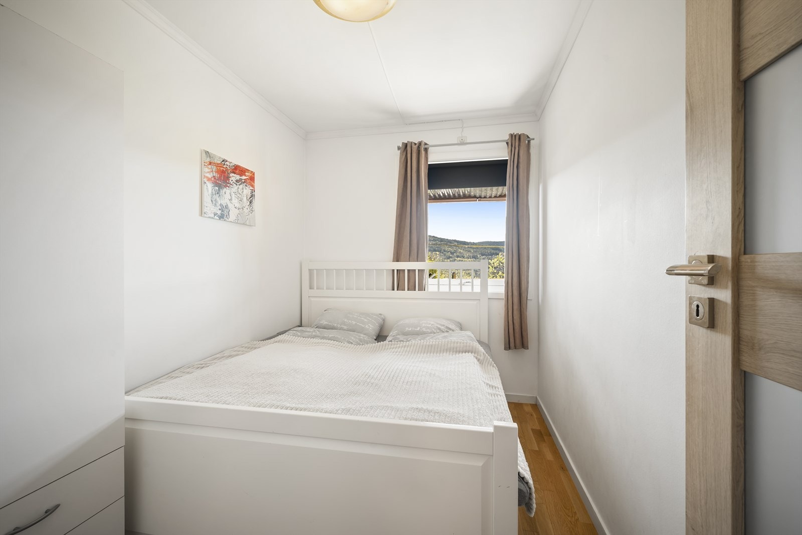 Fint soverom egnet som barnerom eller kontor. Galleribilde