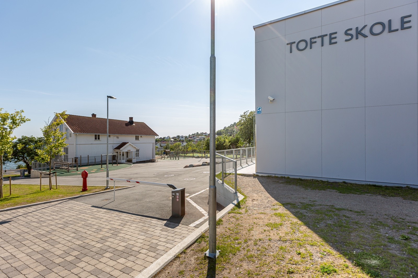Skoler på Tofte. Gangavstand Galleribilde