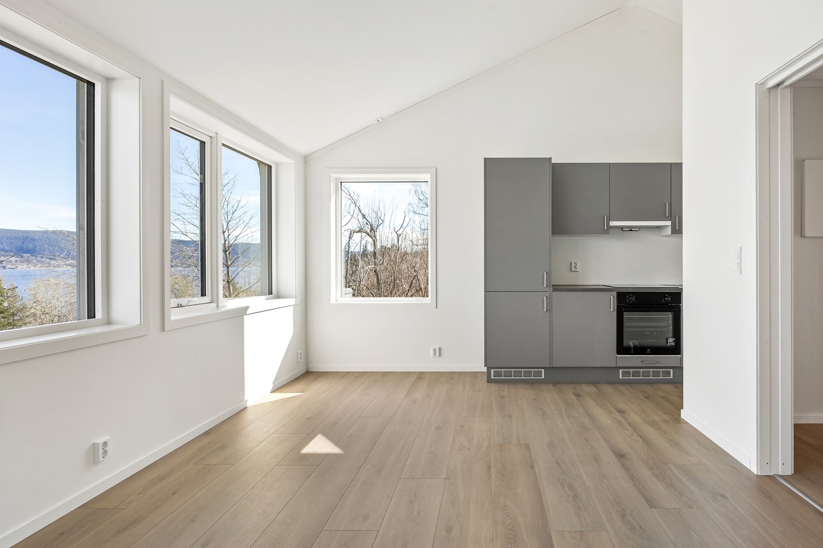 Moderne og helt nytt enderekkehus med 2 plan.
Foto: Stine Jørgens Prøitz Galleribilde