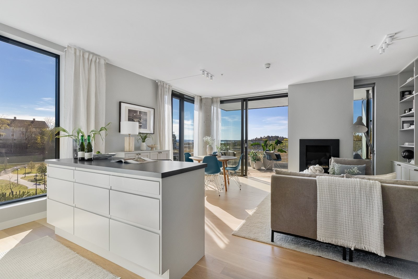 Velkommen til Carl Lundgrens vei 18, presentert av Fredrik Langsø ved Nordvik Bygdøy allé. (Foto: Zovenfra AS) Galleribilde