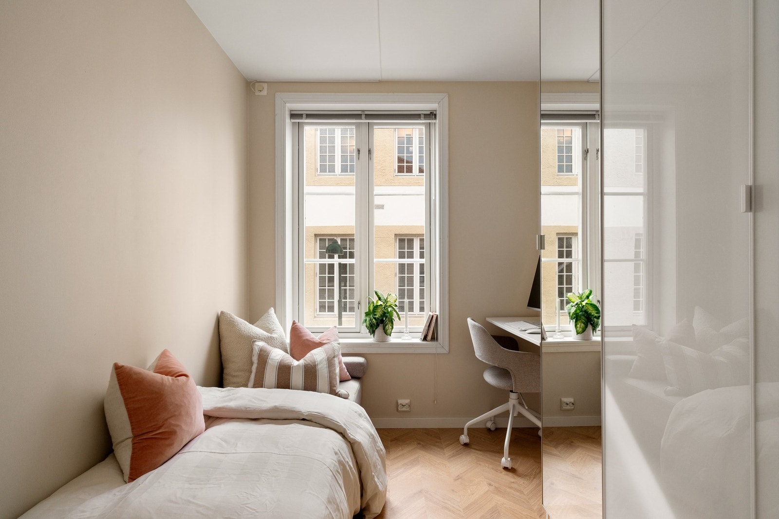 Det andre rommet egner seg godt som barnerom, gjesterom eller hjemmekontor. Galleribilde