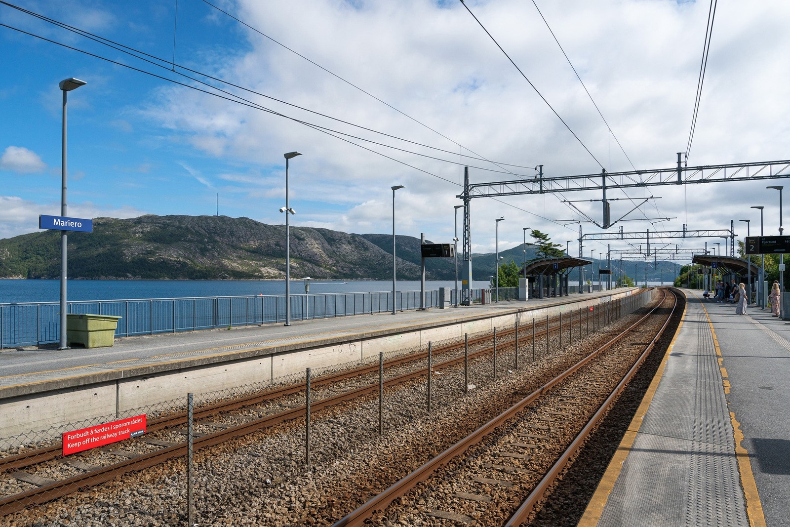 Like ved Mariero togstasjon Galleribilde