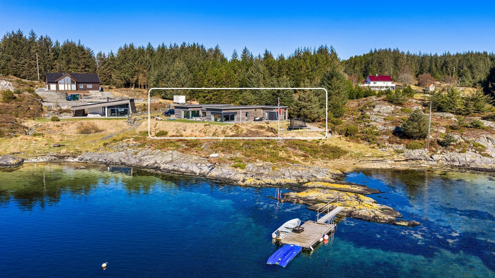 Hovedbygg, hagestue, anneks og bassengrom har et samlet bruksareal på 226 m² | Tegnet av Ramm Salbu Arkitektur Galleribilde