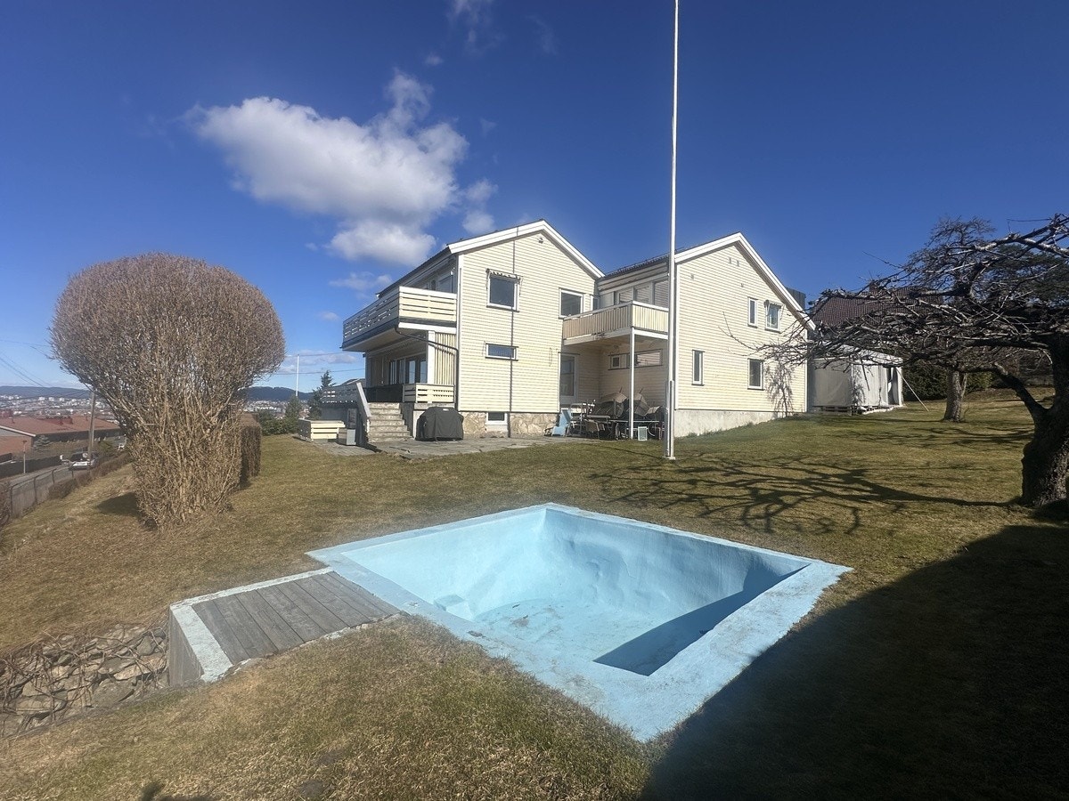 Hage sørsiden Galleribilde